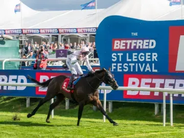 Robert Havlin wins Doncaster Cup 2025