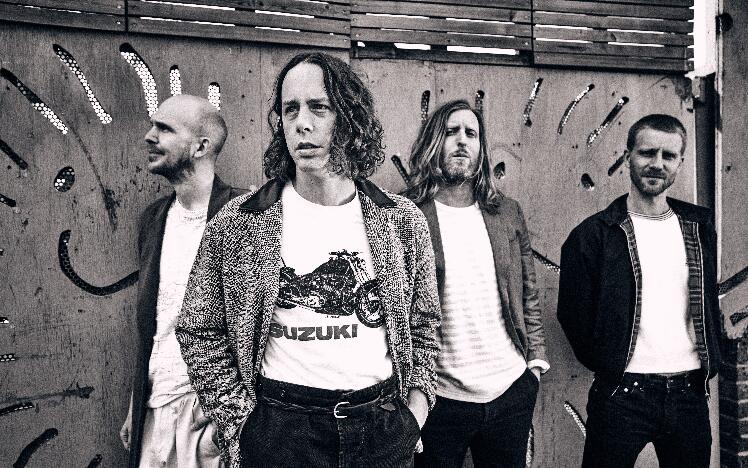 Razorlight will be performing at Doncaster Racecourse