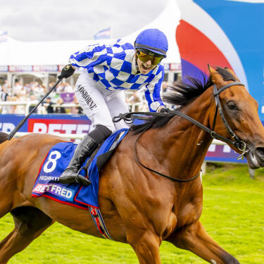 Highwayman winning the St Leger Stakes